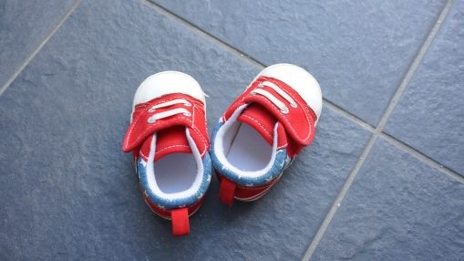 子供用の靴の写真